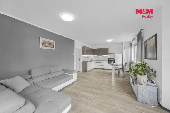 Pronájem bytu 2+kk, Pardubice - Zelené Předměstí, nábřeží Závodu míru, 58 m2