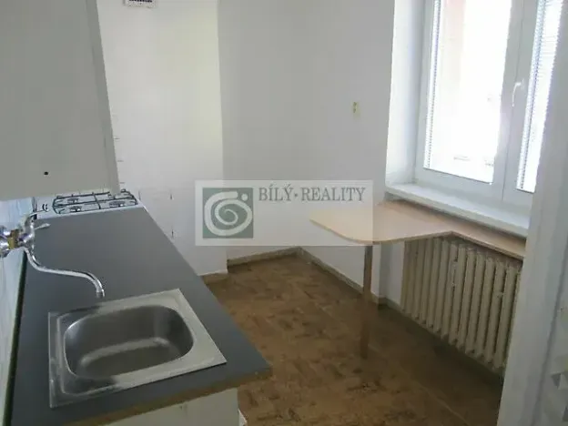 Pronájem bytu 2+1, Brno, Merhautova, 50 m2