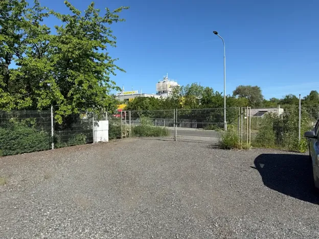 Pronájem komerčního pozemku, Praha, Radiová, 200 m2