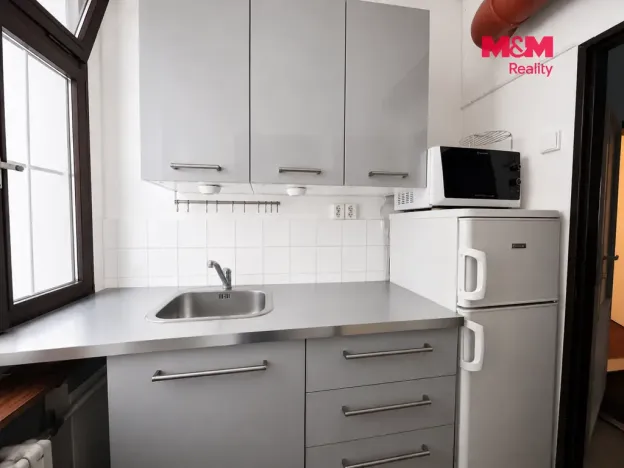 Pronájem kanceláře, Praha - Prosek, Prosecká, 113 m2