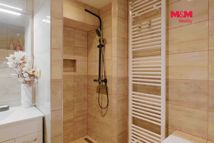 Prodej rodinného domu, Stěžery, Lipová, 250 m2