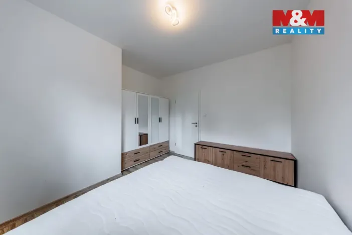 Pronájem bytu 3+kk, Karlovy Vary - Bohatice, Dubová, 67 m2