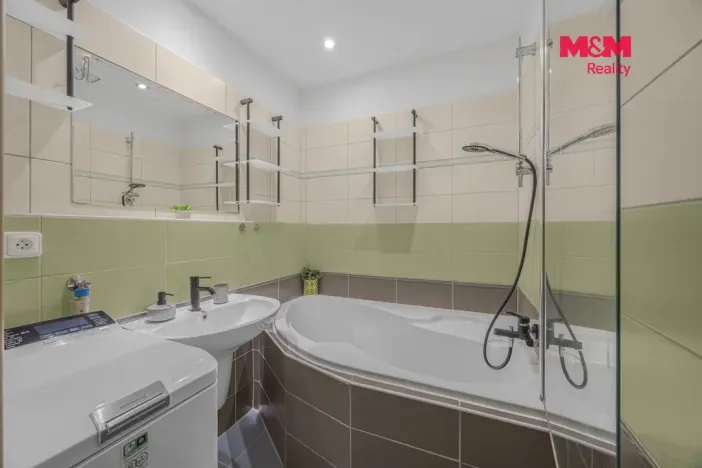 Prodej bytu 4+1, Police nad Metují - Velká Ledhuje, Fučíkova, 94 m2