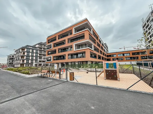 Pronájem bytu 2+kk, Praha - Hloubětín, Domalípova, 59 m2