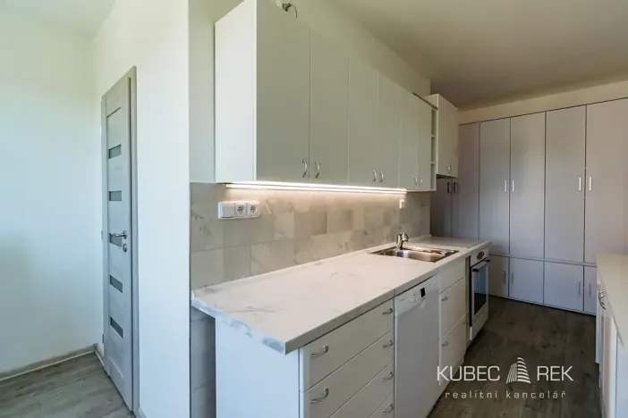 Pronájem bytu 3+1, Tábor, Helsinská, 72 m2