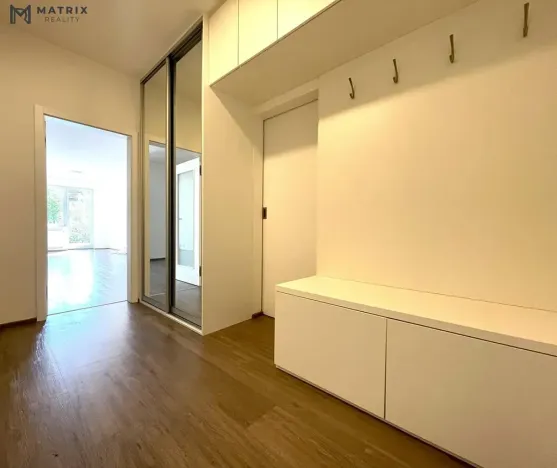 Pronájem bytu 2+kk, Praha - Libeň, U Rokytky, 76 m2