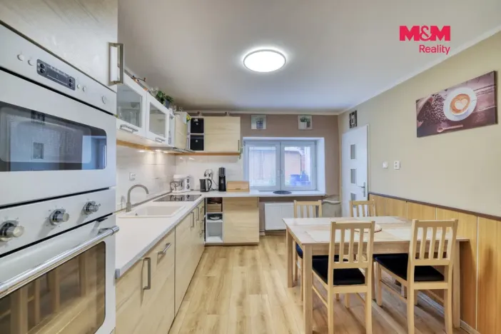 Prodej rodinného domu, Bor - Holostřevy, 200 m2