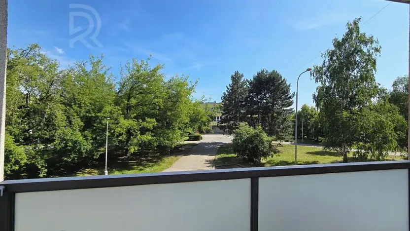 Pronájem bytu 1+1, Praha - Letňany, Dobratická, 31 m2