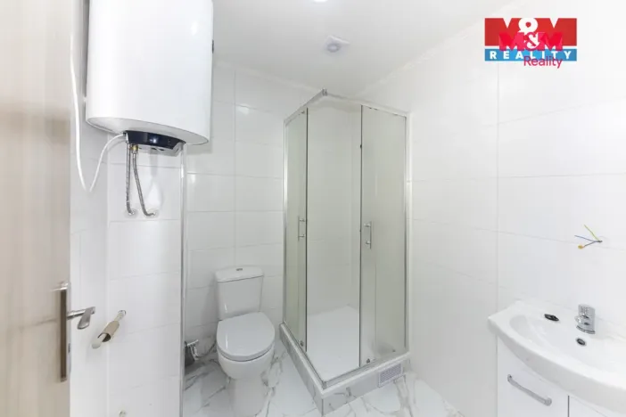 Pronájem bytu 2+kk, Velim, třída Krále Jiřího, 40 m2