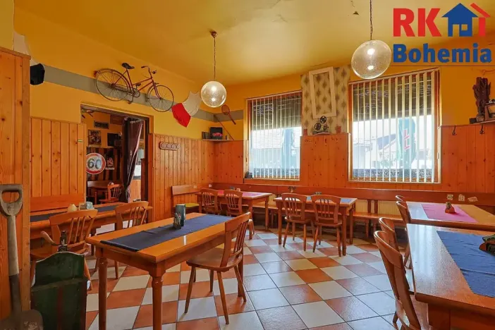 Prodej restaurace, Kolín, Veltrubská, 411 m2