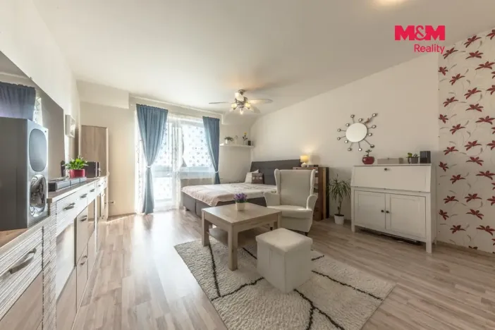 Pronájem bytu 1+kk, Praha, Švihovská, 37 m2
