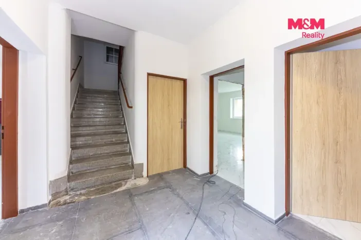 Pronájem bytu 2+kk, Velim, třída Krále Jiřího, 38 m2