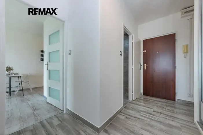 Prodej bytu 2+kk, Praha - Kobylisy, Třebenická, 41 m2