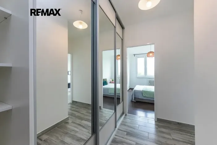 Prodej bytu 2+kk, Praha - Kobylisy, Třebenická, 41 m2