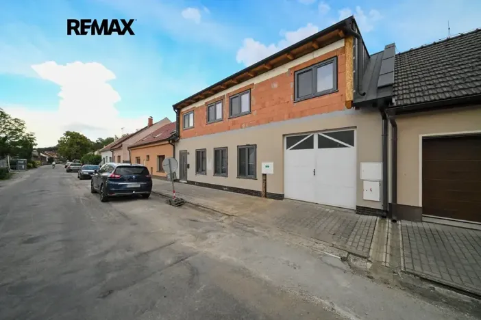 Pronájem bytu 2+1, Poděbrady, Na Hrázi, 47 m2
