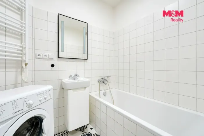 Prodej bytu 1+kk, Plzeň - Doubravka, Habrmannovo náměstí, 30 m2