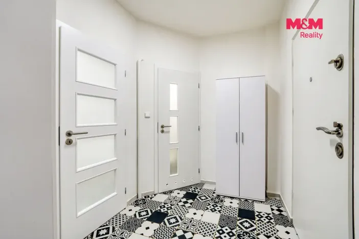 Prodej bytu 1+kk, Plzeň - Doubravka, Habrmannovo náměstí, 30 m2