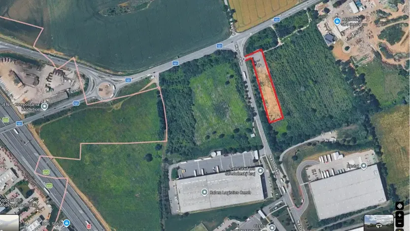 Pronájem komerčního pozemku, Praha, 2000 m2