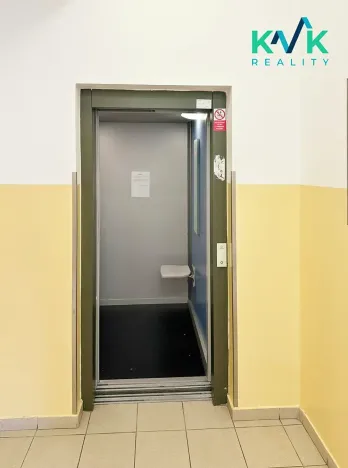 Pronájem bytu 1+kk, Karlovy Vary, Waldertova, 39 m2