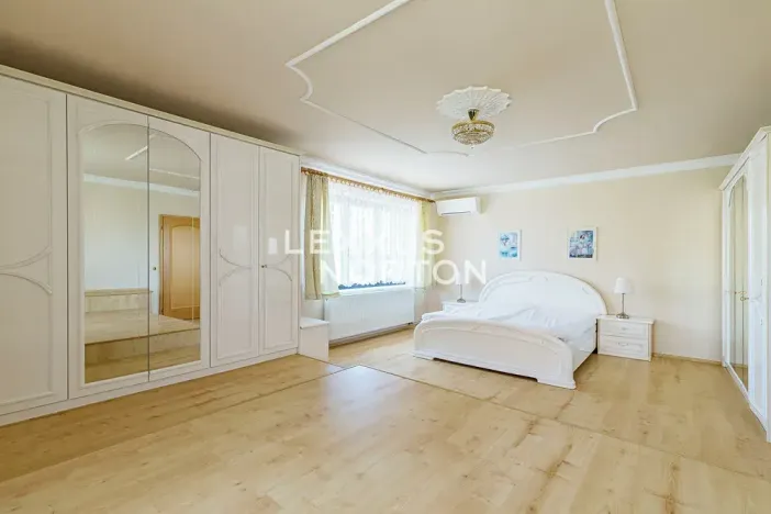 Pronájem rodinného domu, Praha - Řepy, Doubravínova, 480 m2