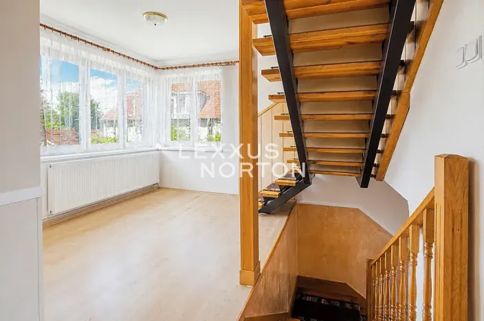 Pronájem rodinného domu, Praha - Řepy, Doubravínova, 480 m2