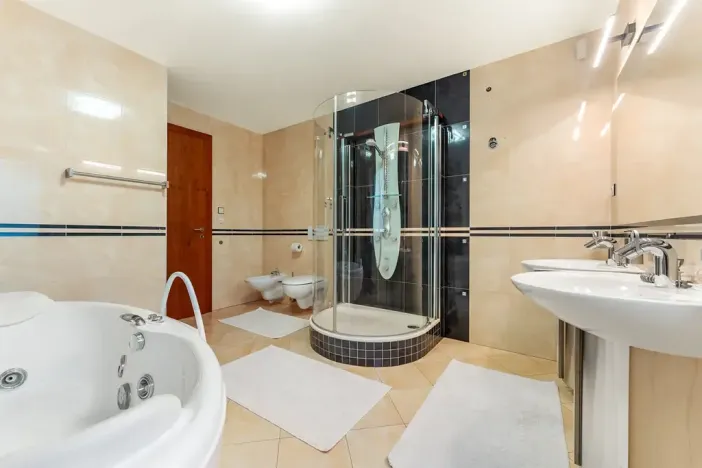 Prodej rodinného domu, Praha - Kyje, Sklenská, 200 m2