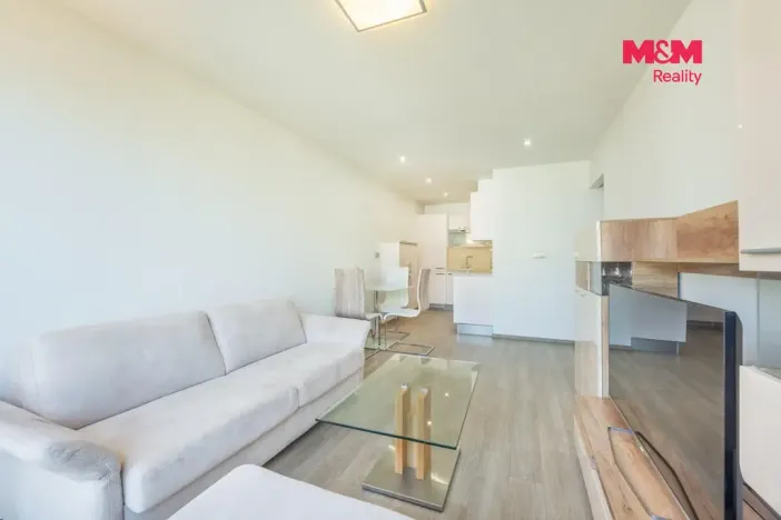 Prodej bytu 2+kk, Praha - Kobylisy, Rajmonova, 44 m2