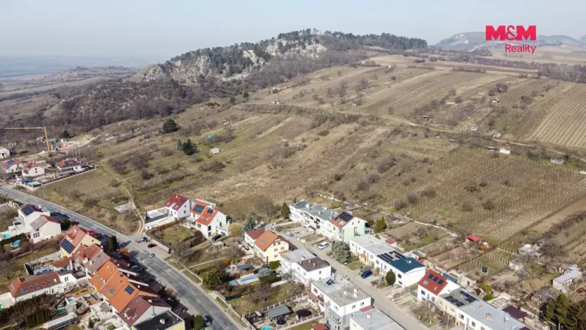 Prodej pozemku pro bydlení, Mikulov, Hliniště, 7881 m2