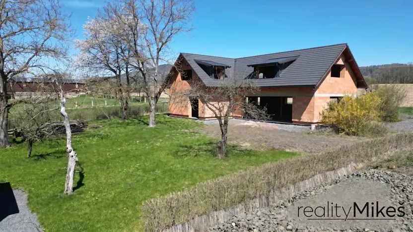 Prodej rodinného domu, Rovensko pod Troskami, 252 m2