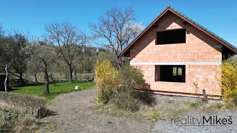 Prodej rodinného domu, Rovensko pod Troskami, 252 m2