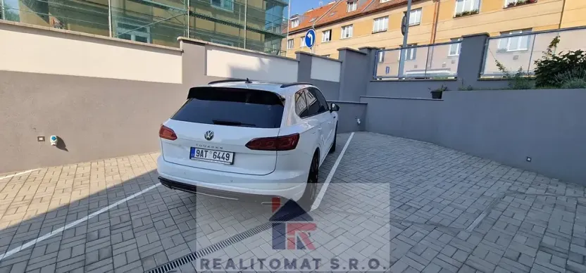 Prodej garáže, Praha - Motol, Podhorská, 15 m2