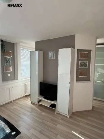 Pronájem bytu 1+kk, Praha - Libeň, Nad Mazankou, 35 m2