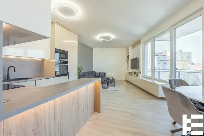 Pronájem bytu 2+kk, Praha - Vysočany, Čerpadlová, 60 m2
