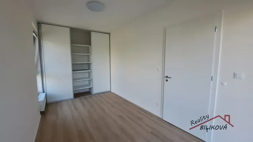 Pronájem bytu 2+kk, Praha - Černý Most, Arnošta Valenty, 47 m2