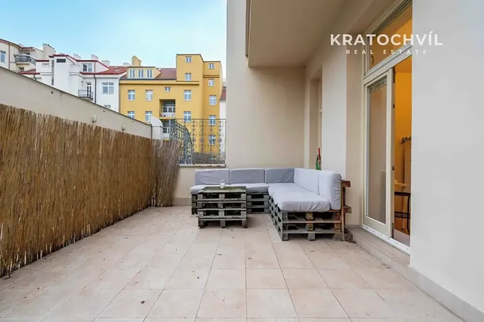 Pronájem bytu 1+kk, Praha - Bubeneč, Korunovační, 32 m2
