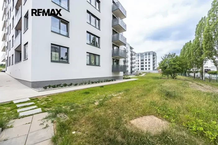 Pronájem bytu 2+kk, Praha - Hlubočepy, Divíškové, 3578 m2