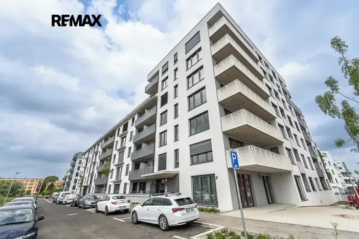Pronájem bytu 2+kk, Praha - Hlubočepy, Divíškové, 3578 m2