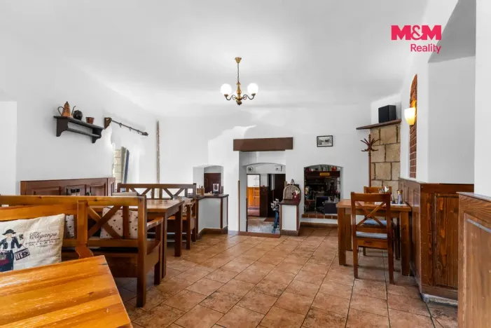 Prodej restaurace, Lomnice nad Popelkou, Poděbradova, 600 m2