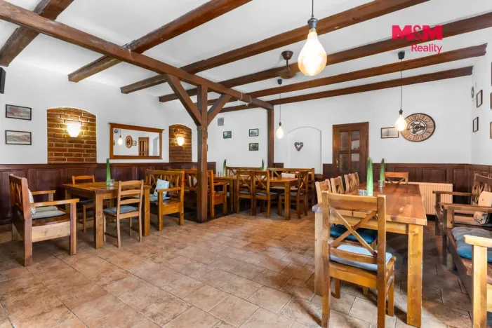 Prodej restaurace, Lomnice nad Popelkou, Poděbradova, 600 m2