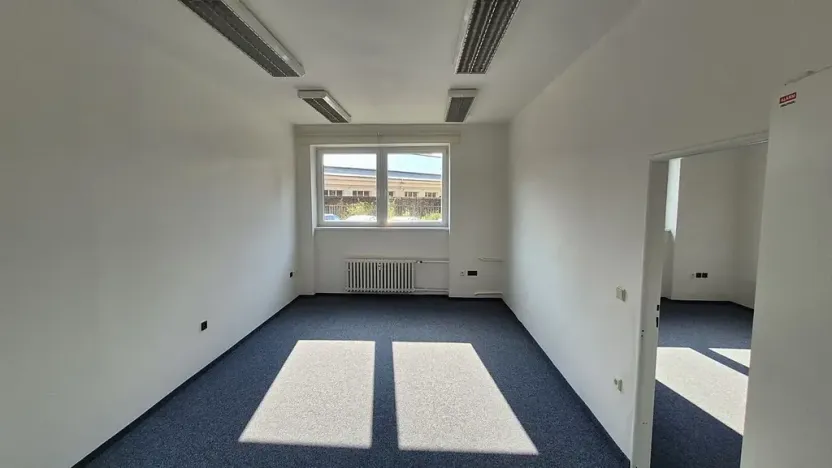 Pronájem kanceláře, Praha - Nusle, V Občanském domově, 37 m2