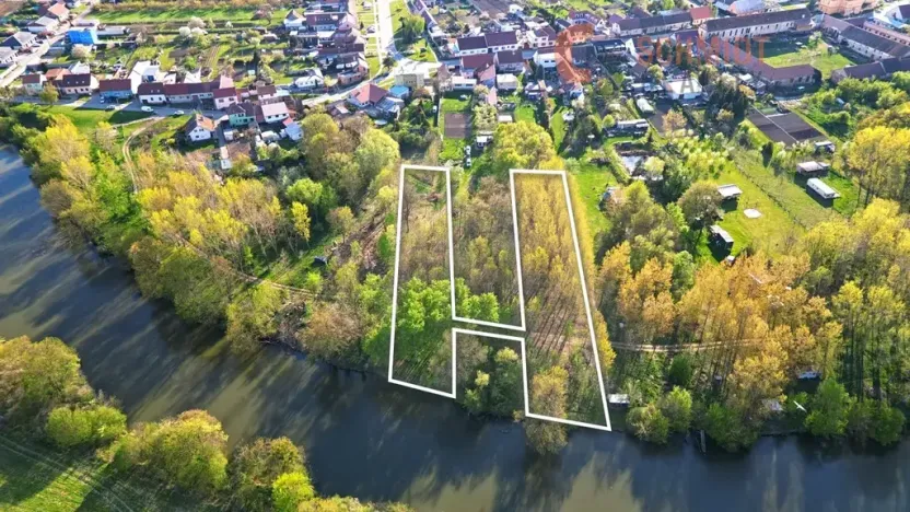 Prodej komerčního pozemku, Bulhary, 6324 m2