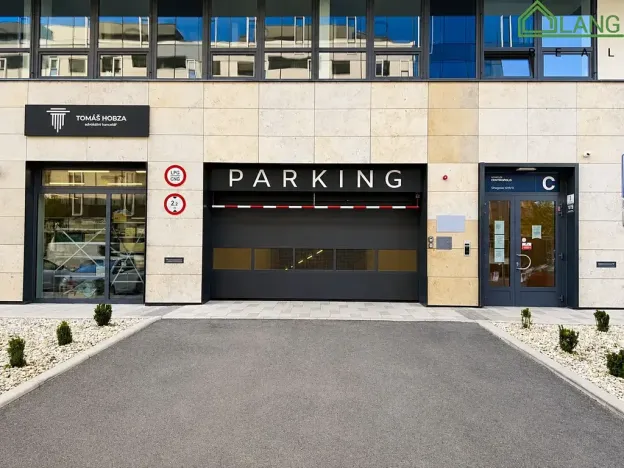 Pronájem garážového stání, Nové Sady, 13 m2
