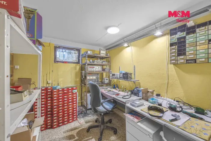 Prodej obchodního prostoru, Pardubice - Zelené Předměstí, Mikulovická, 330 m2
