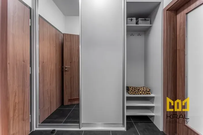 Pronájem bytu 1+kk, Praha - Hostivař, Rižská, 35 m2