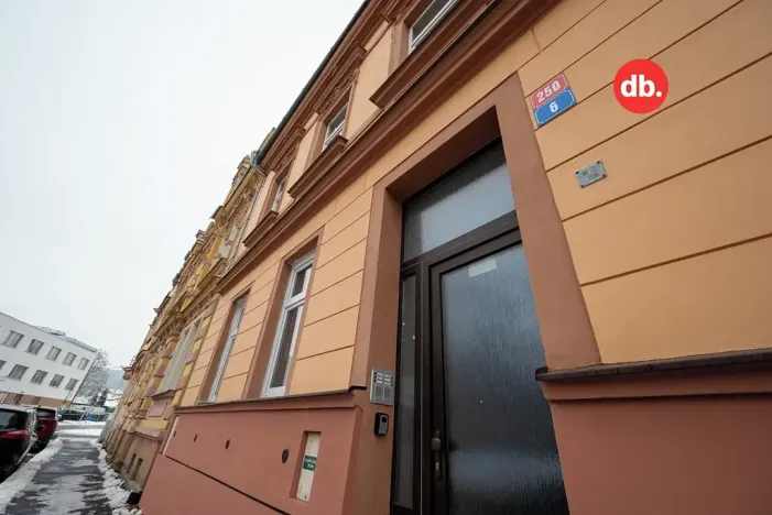 Pronájem bytu 1+1, Karlovy Vary, Jabloňová, 45 m2