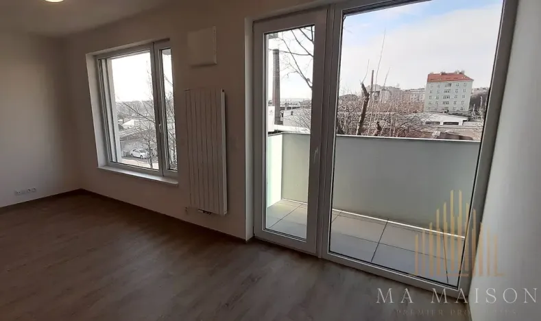 Pronájem bytu 1+kk, Praha - Holešovice, Na Maninách, 33 m2