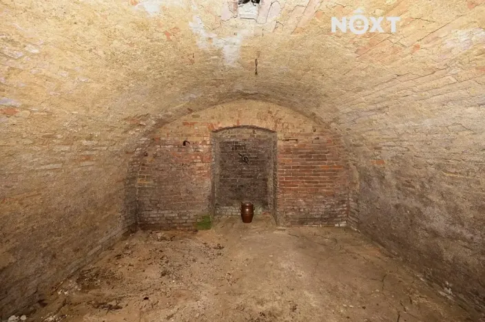 Prodej rodinného domu, Drnholec, nám. Svobody, 210 m2