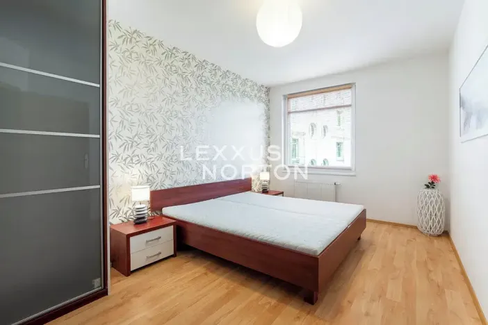 Pronájem bytu 3+kk, Praha - Libeň, Nad Okrouhlíkem, 102 m2