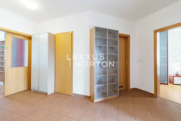 Pronájem bytu 3+kk, Praha - Libeň, Nad Okrouhlíkem, 102 m2