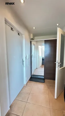 Pronájem bytu 1+kk, Kladno, Francouzská, 40 m2